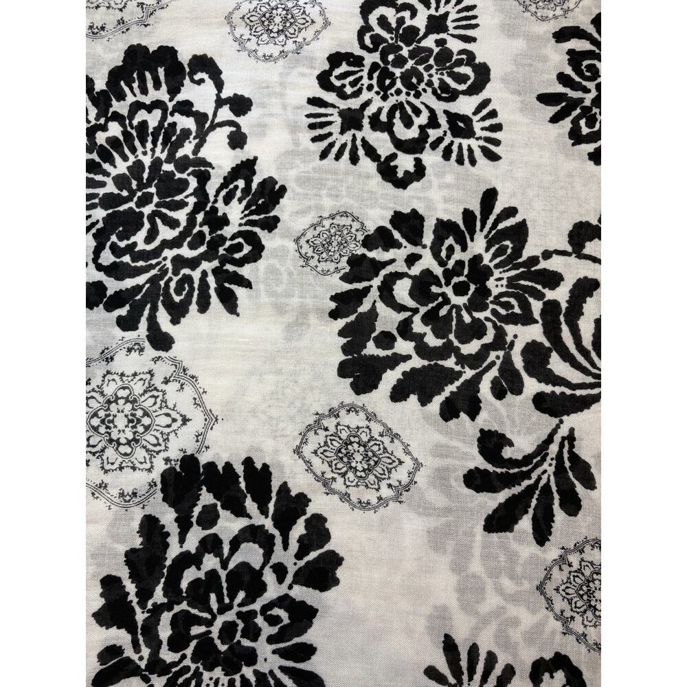 White House Black Market 100% Rayon 21"x70" White & Black Scarf